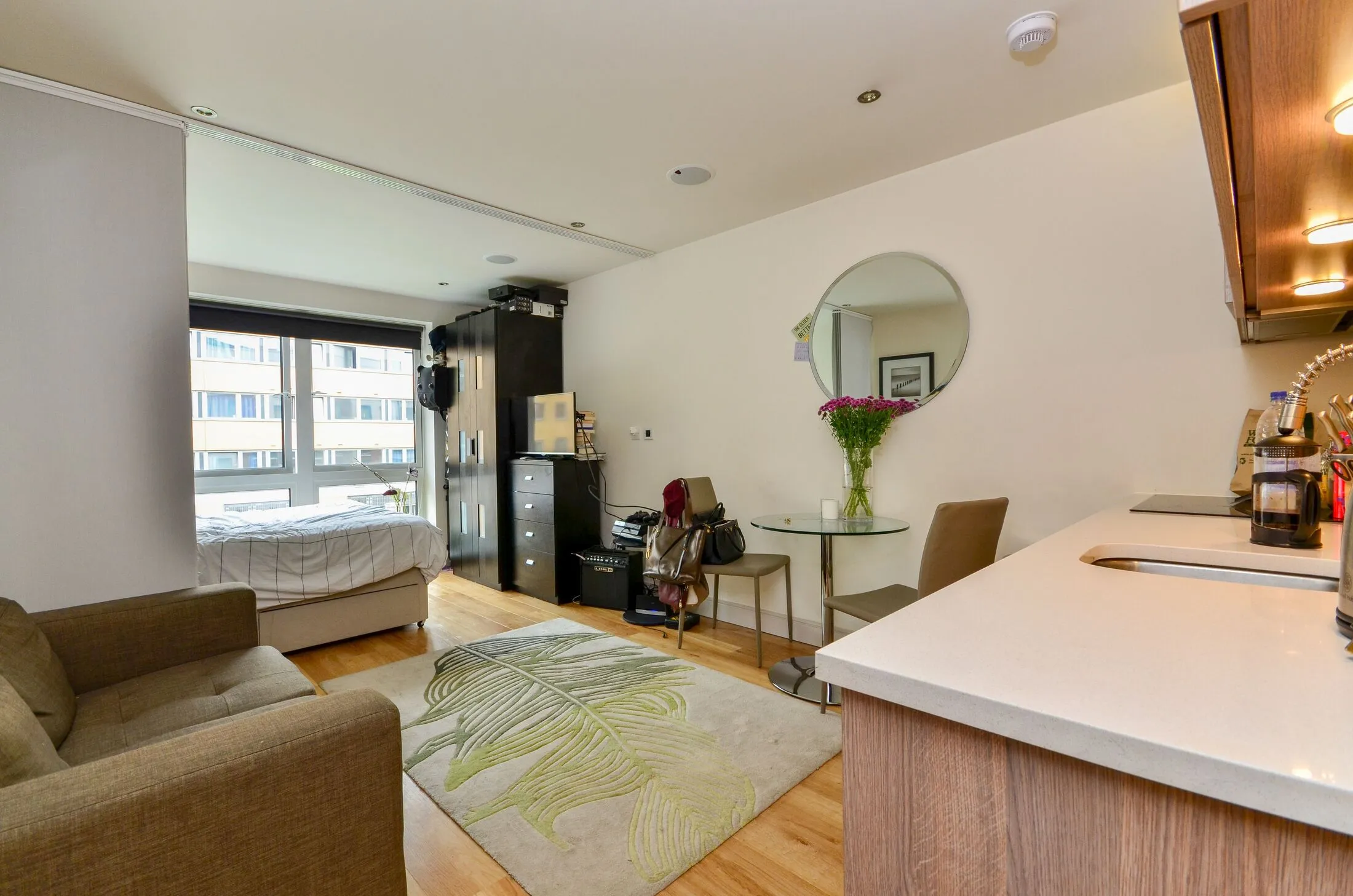 Flat Park Street in Greater London