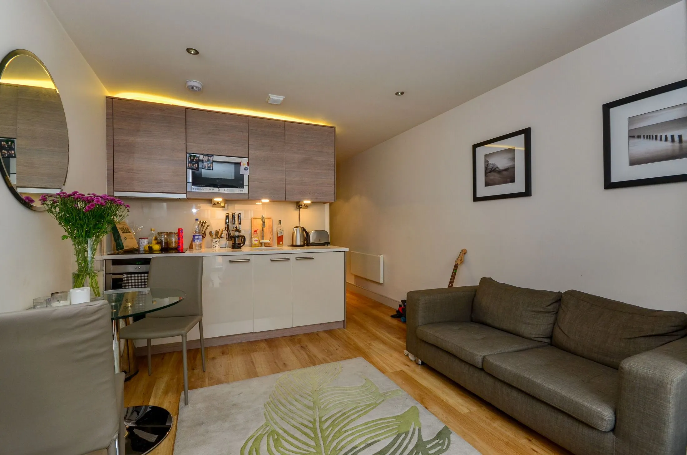 Flat Park Street in Greater London