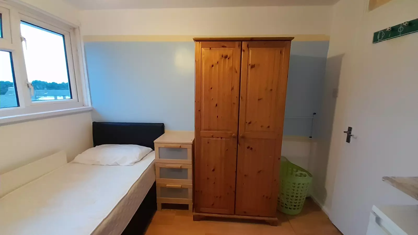 Flat Bramble Close in Greater London