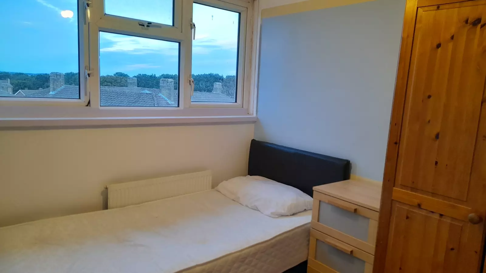 Flat Bramble Close in Greater London