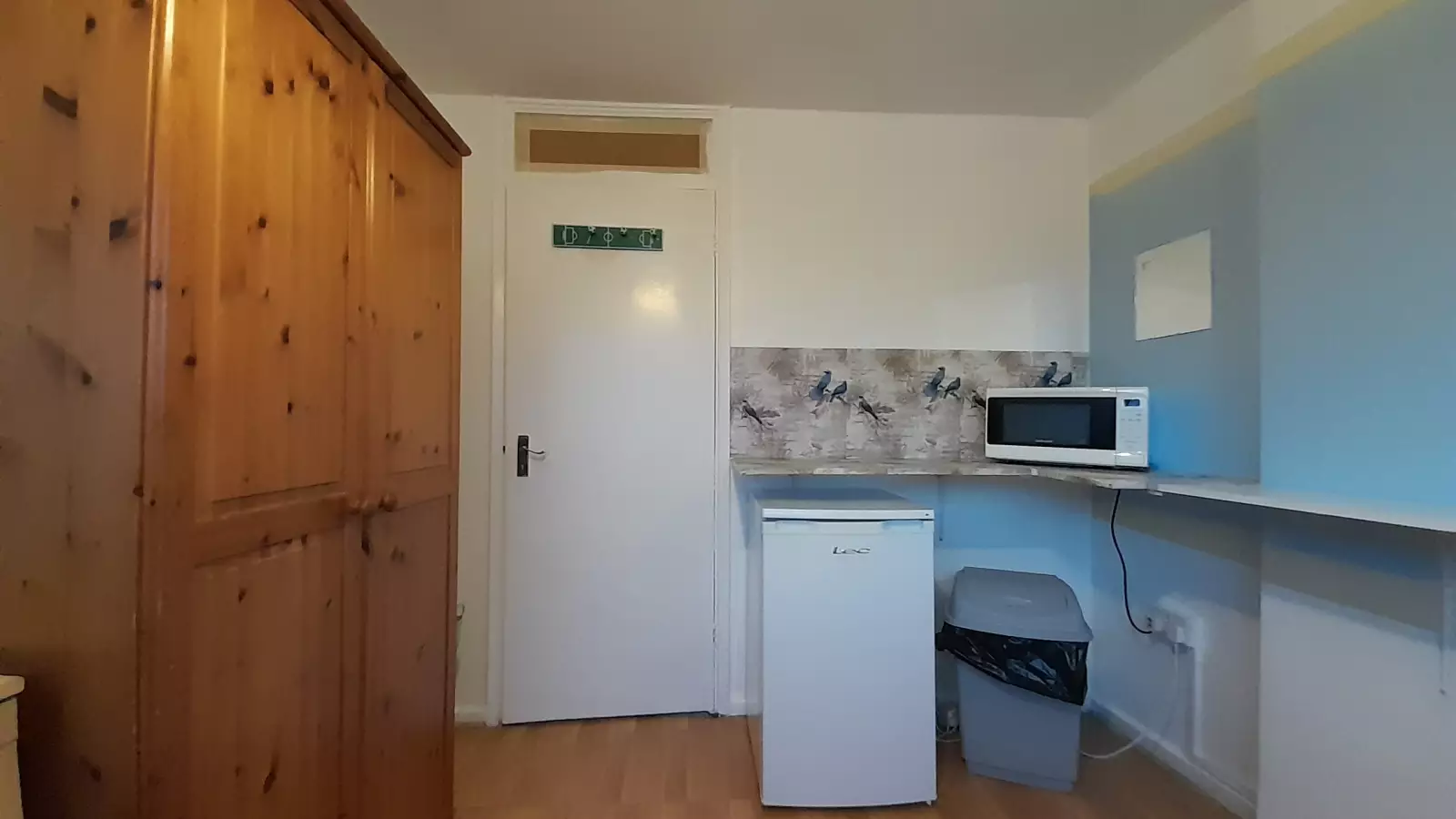 Flat Bramble Close in Greater London