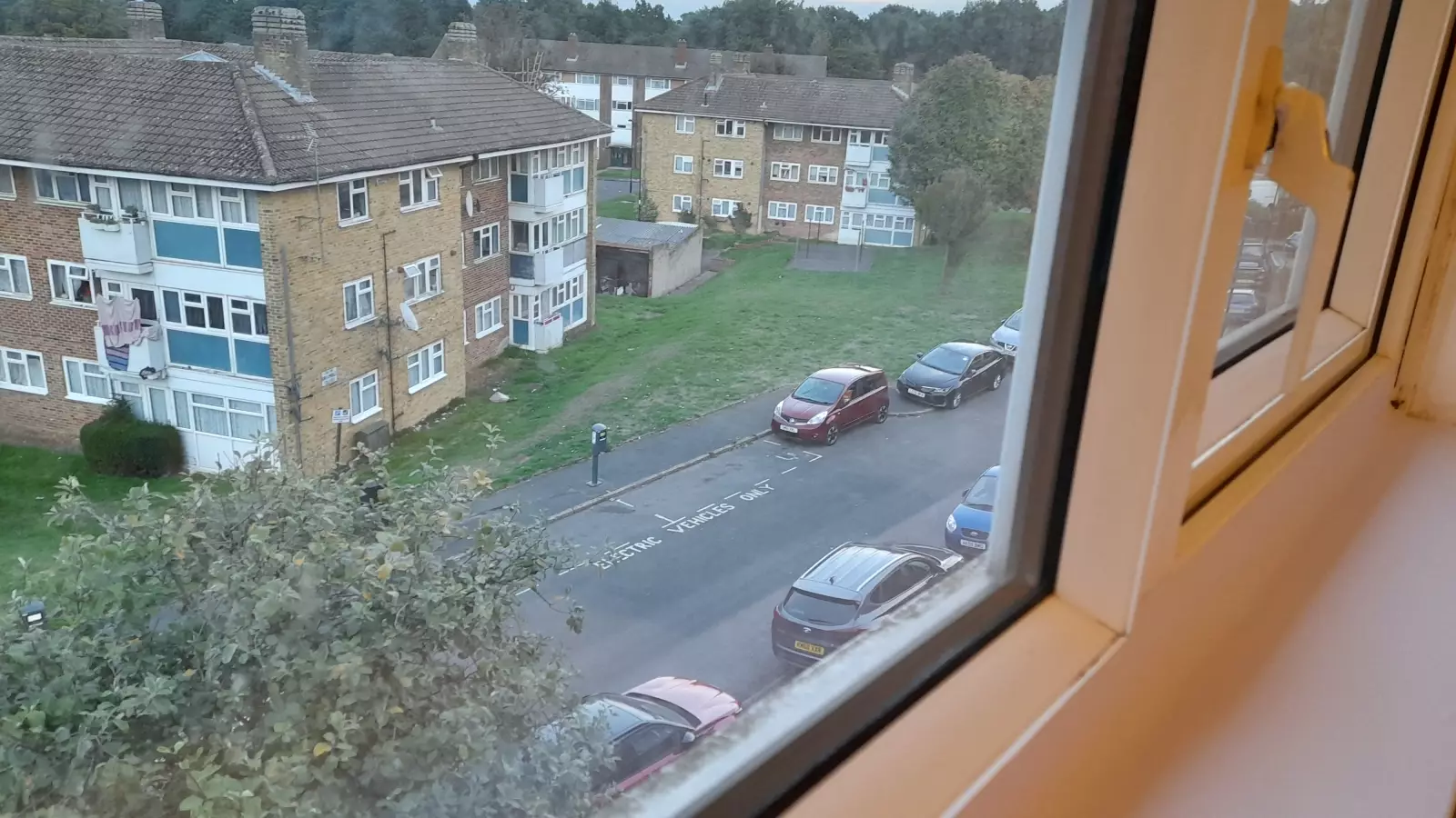 Flat Bramble Close in Greater London