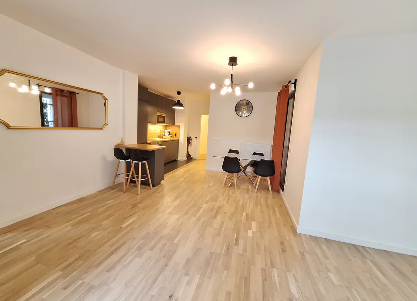 Flat Avenue Médéric in Noisy-le-Grand
