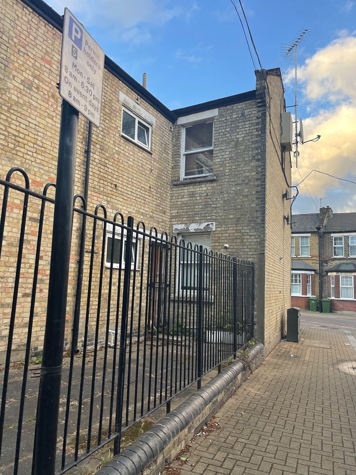Flat Wise Road in Greater London