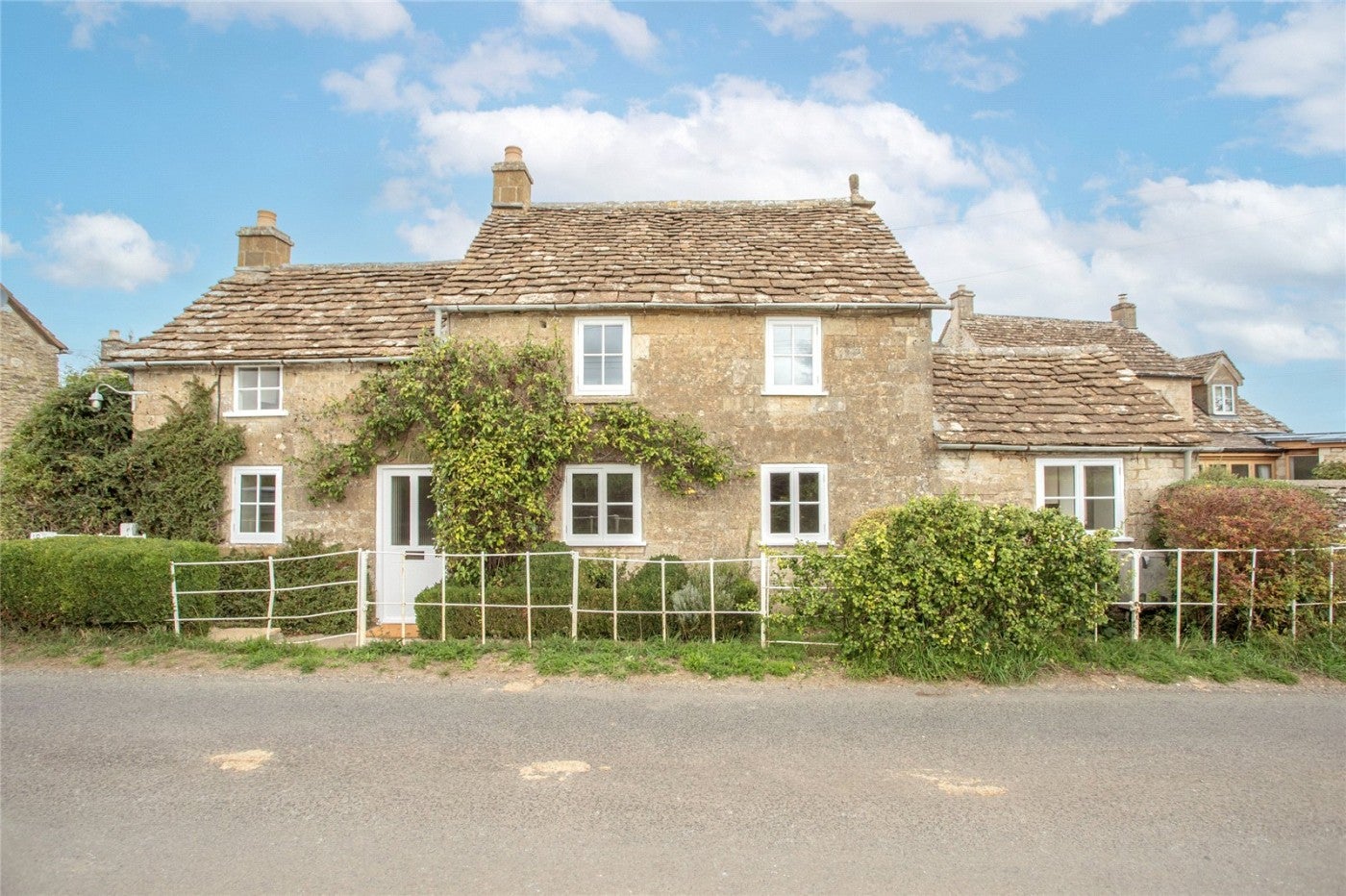 House Lawrence Road in Cotswold District