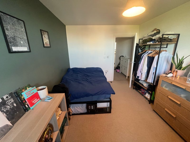 Room Rotherhithe New Road in Greater London