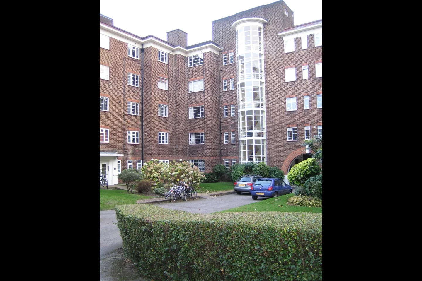 Flat West End Lane in Greater London