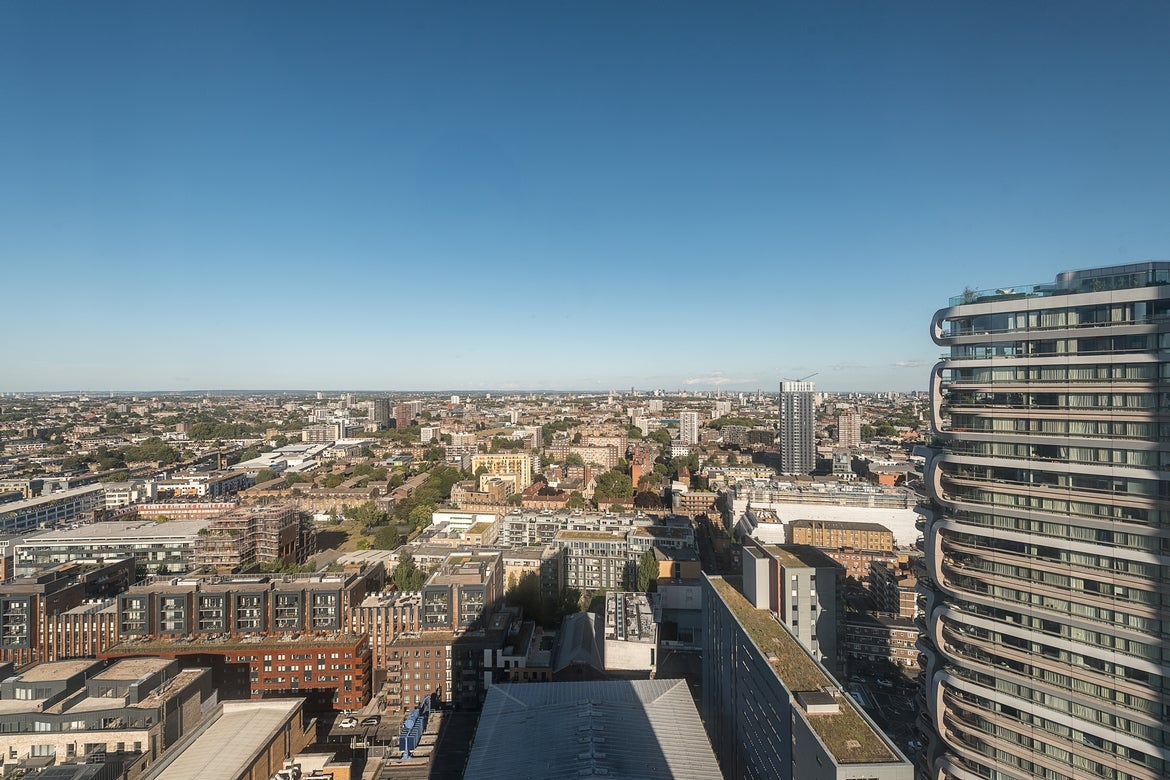 Flat City Road in Greater London