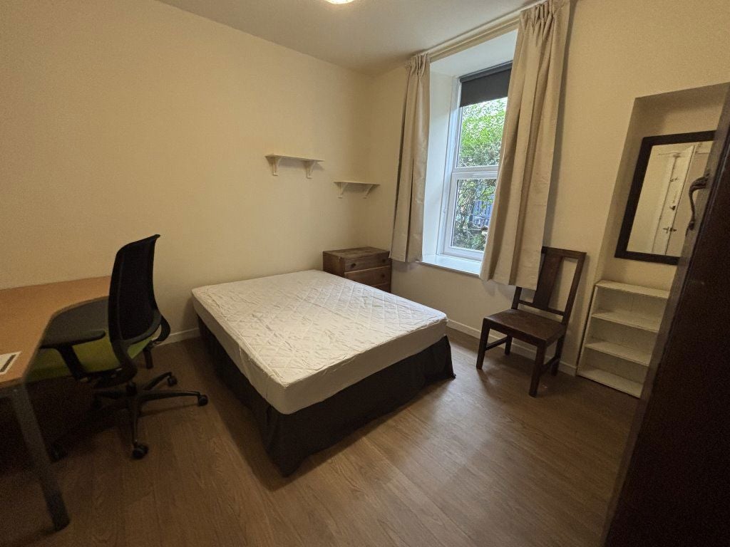 Room St Mary Place in Dundee