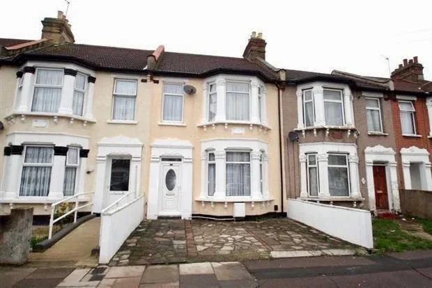 Room Windsor Road in Greater London