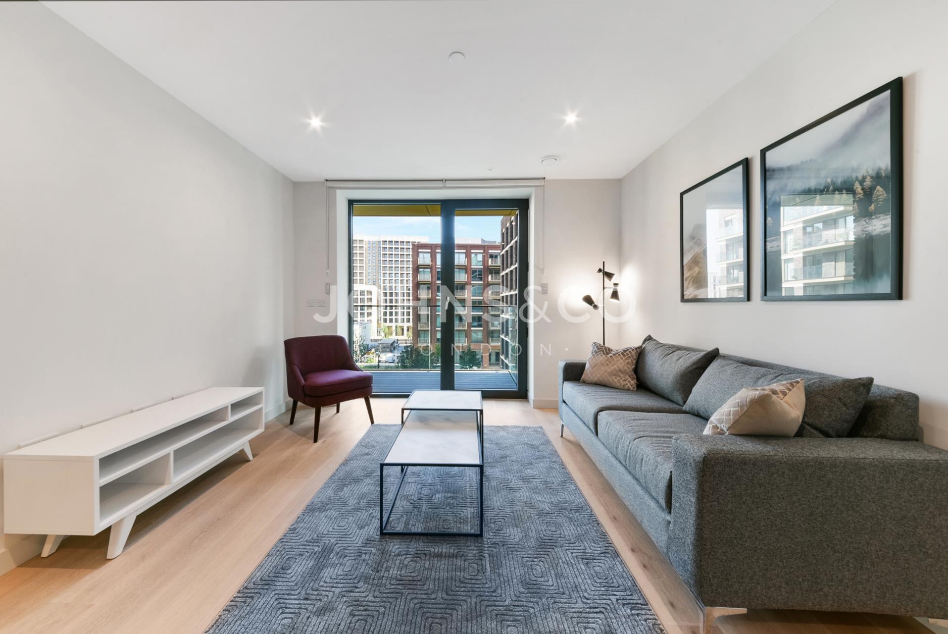 Flat Royal Crest Avenue in Greater London