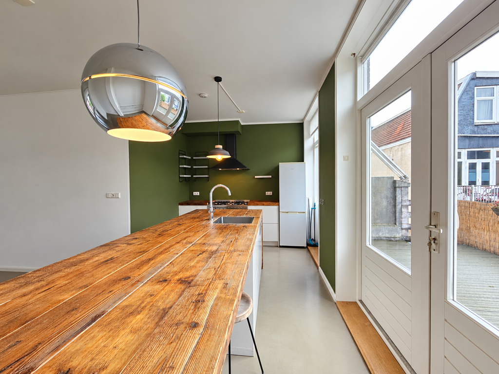 Flat Admiraal De Ruijterweg in Amsterdam