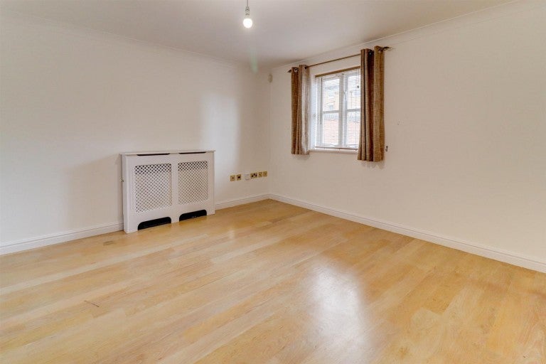 Flat Northumberland Road in Royal Leamington Spa