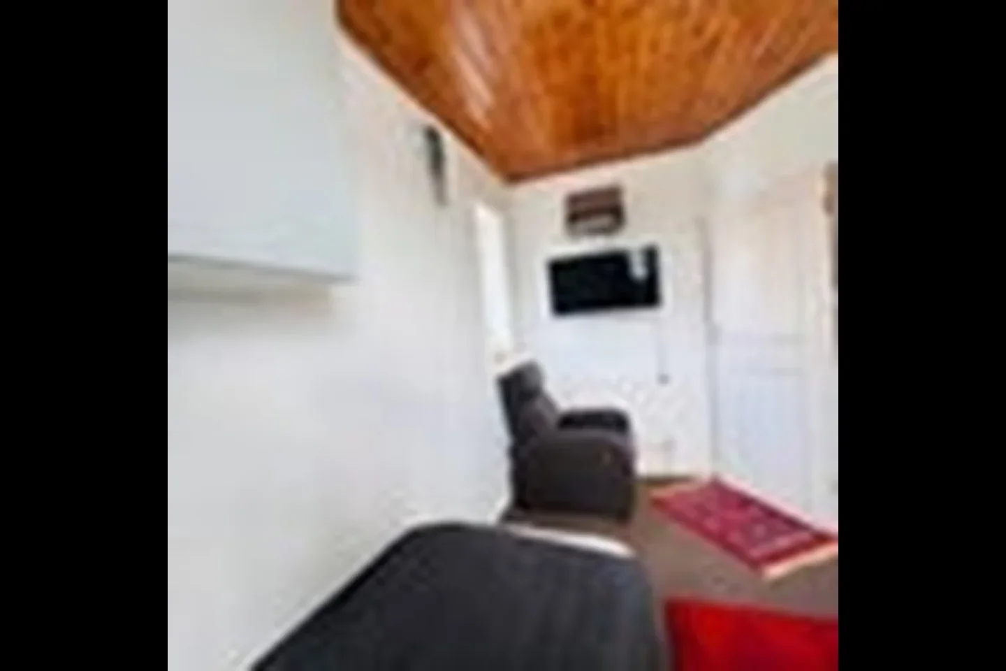 Room Finchley Lane in Greater London