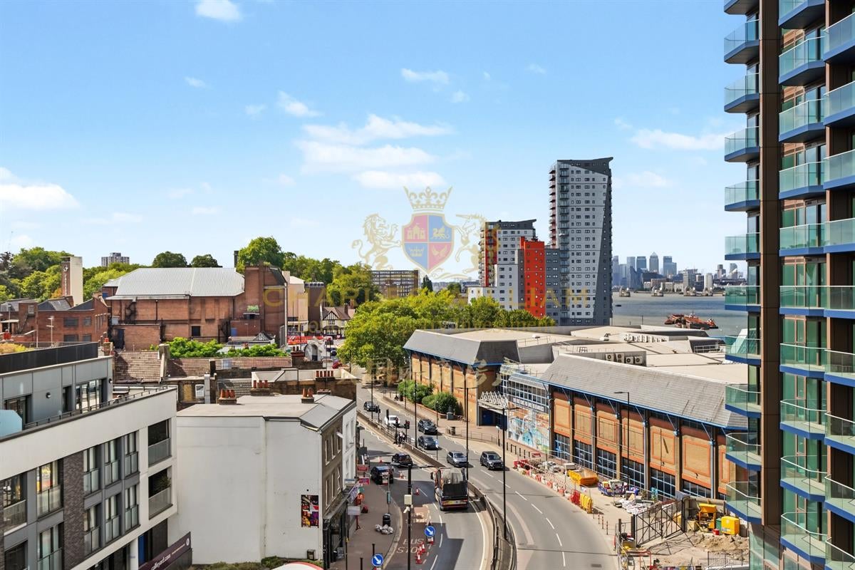 Flat Ancona Road in Greater London