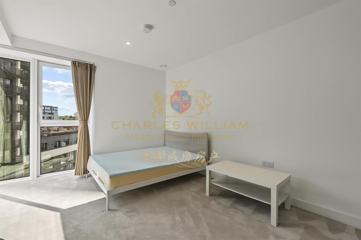 Flat Ancona Road in Greater London