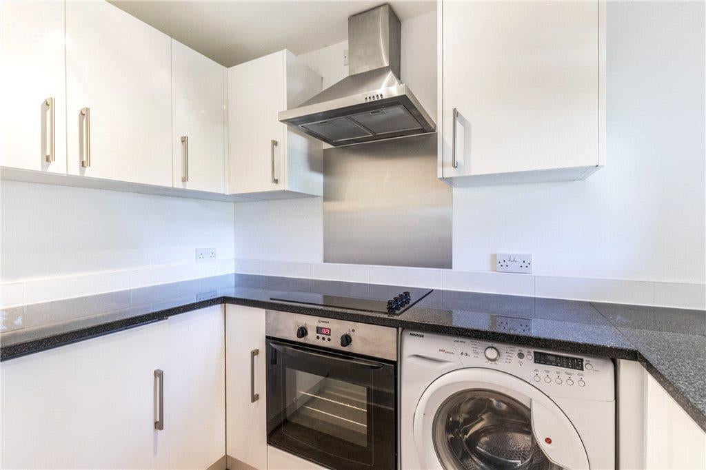 Flat Westville Avenue in Bradford