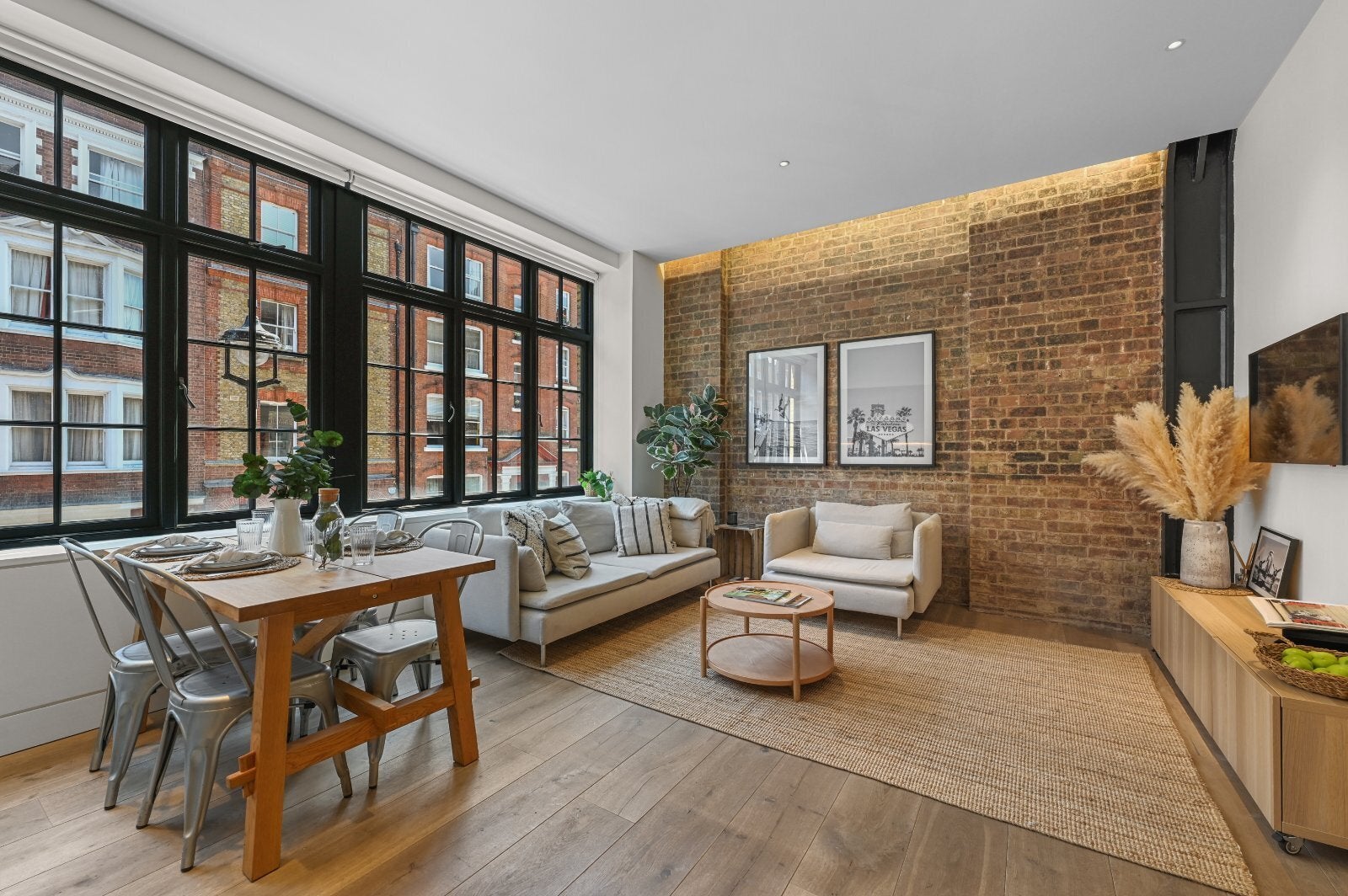 Flat Great Titchfield Street in City of Westminster