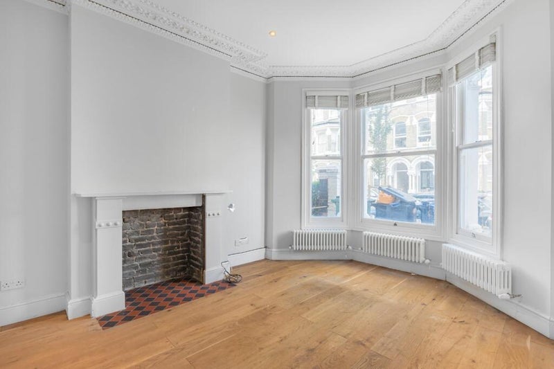 Room Mayflower Road in Greater London