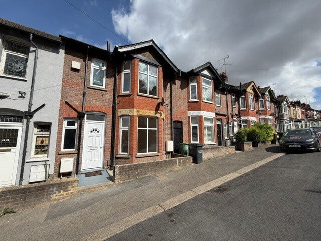 House Russell Rise in Luton