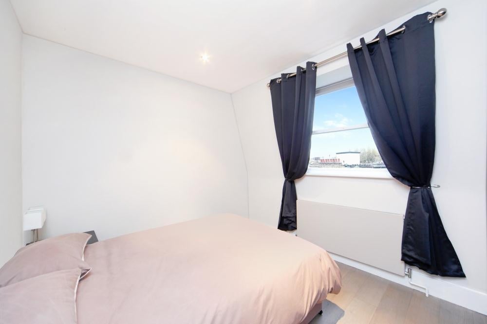 Flat Richmond Way in Greater London