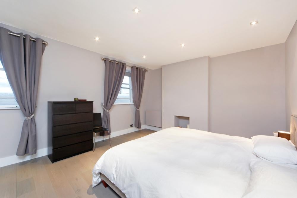 Flat Richmond Way in Greater London