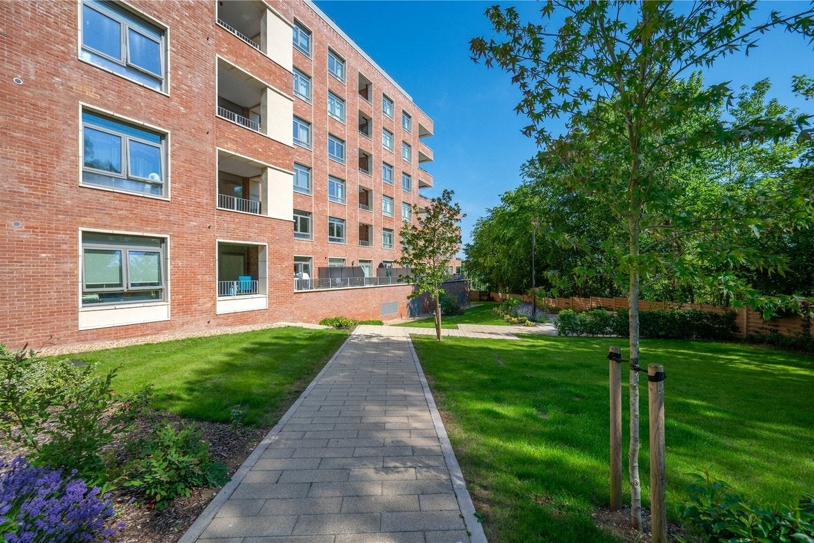 Flat Grosvenor Road in St Albans