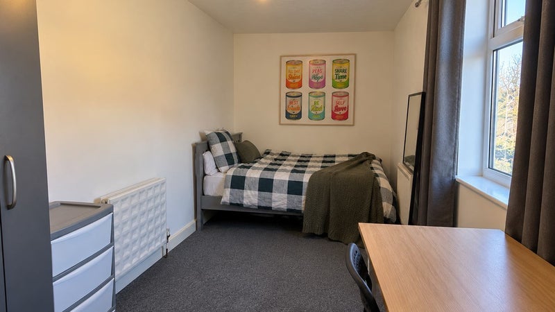 Room Mackie Road in Bristol