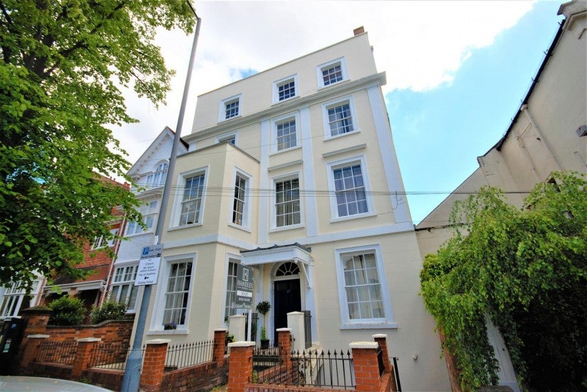Flat Portland Place East in Royal Leamington Spa