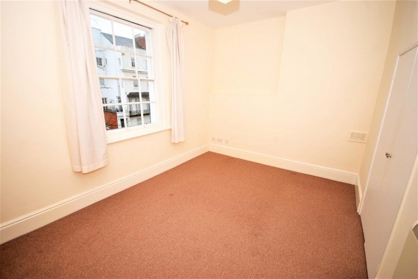 Flat Portland Place East in Royal Leamington Spa