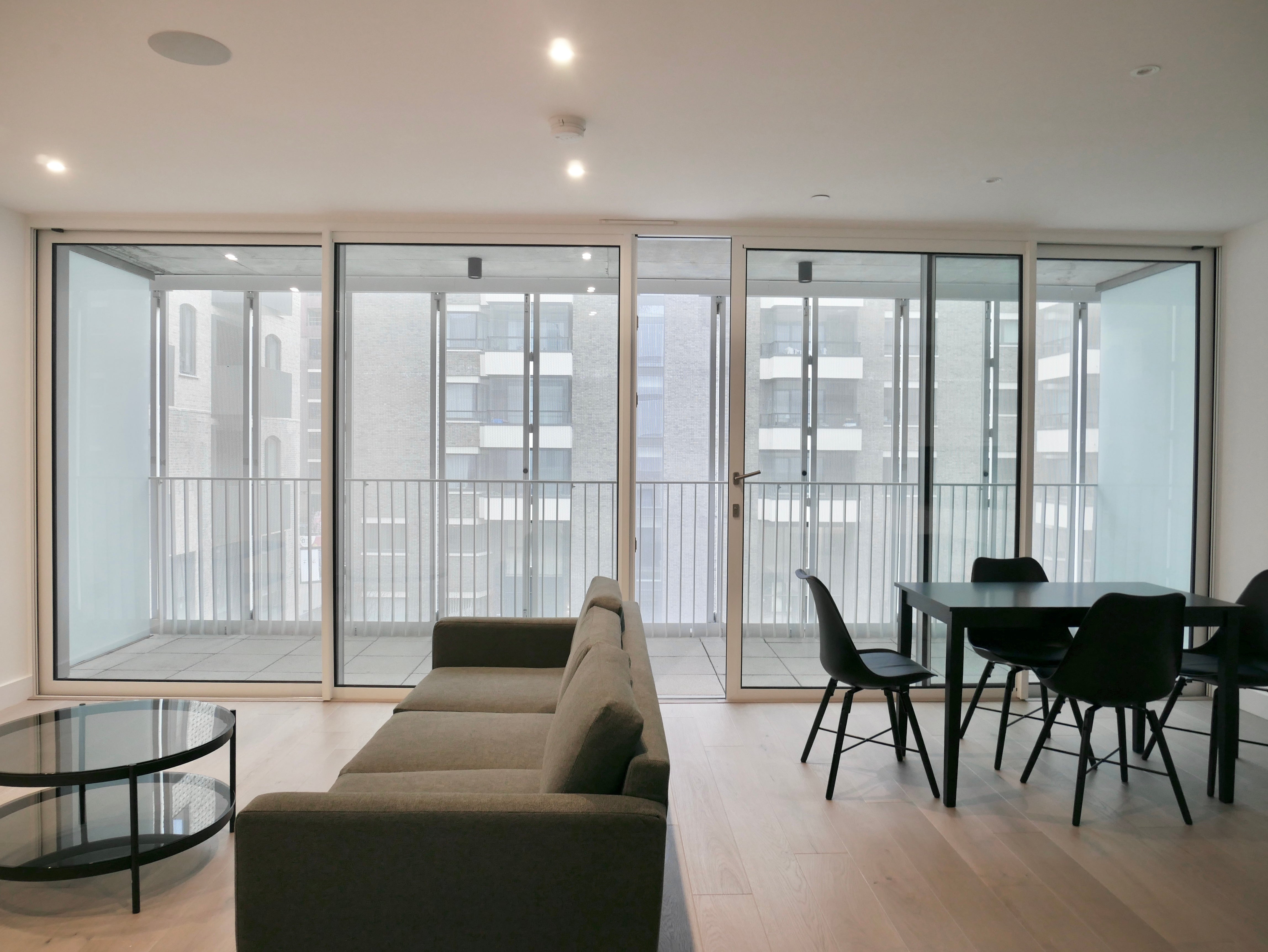 Flat Grange Road in Greater London