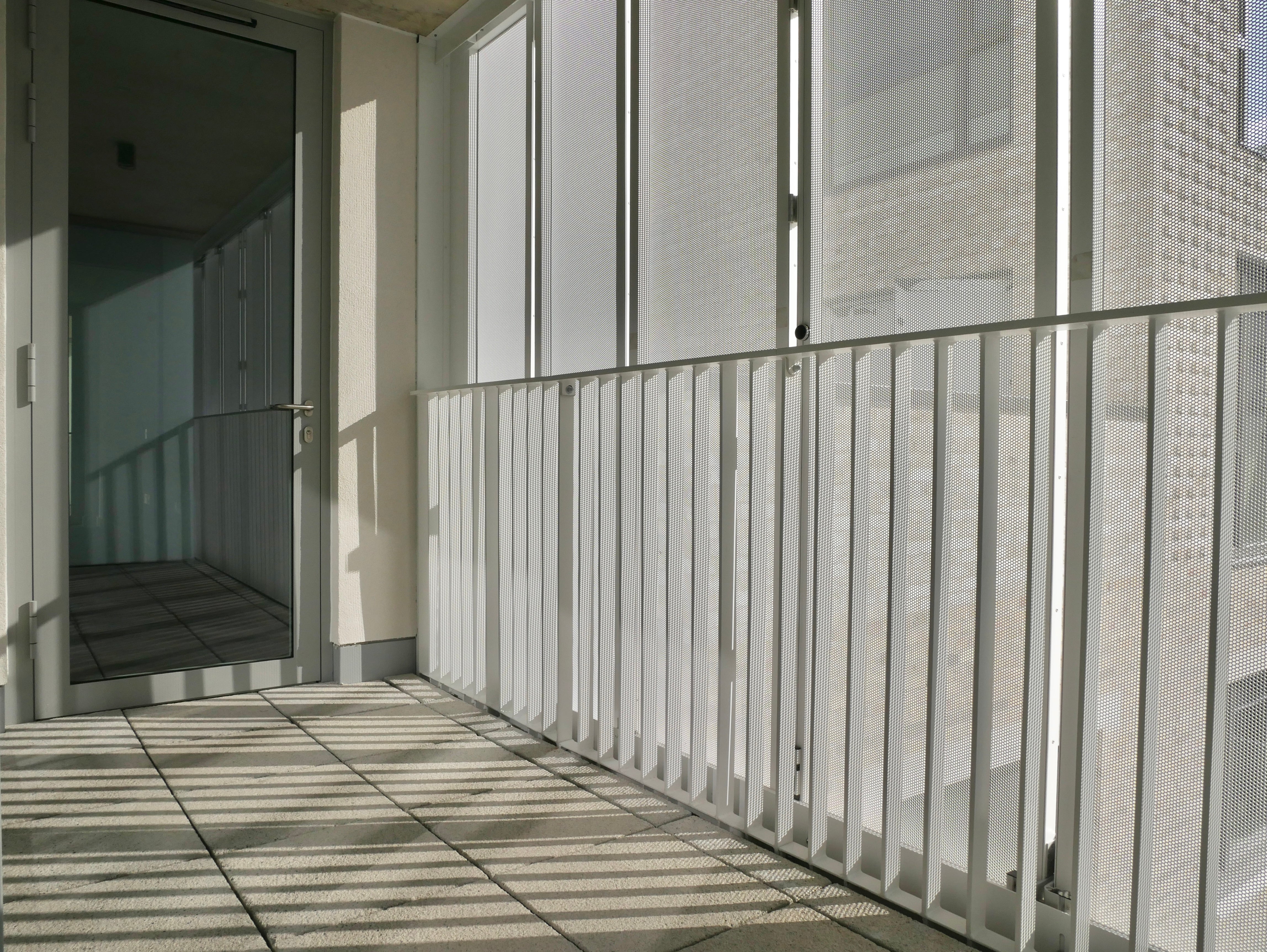 Flat Grange Road in Greater London