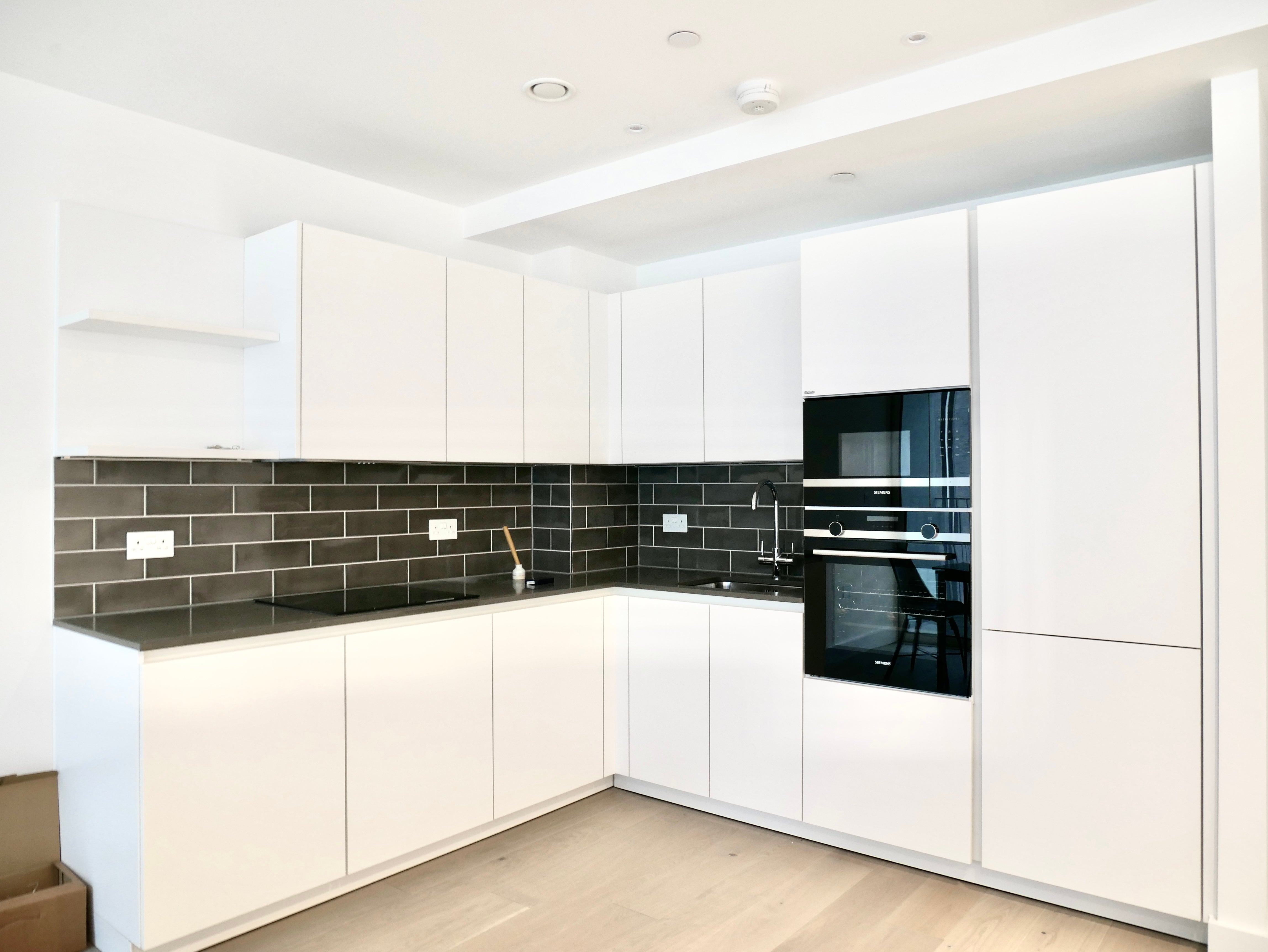 Flat Grange Road in Greater London