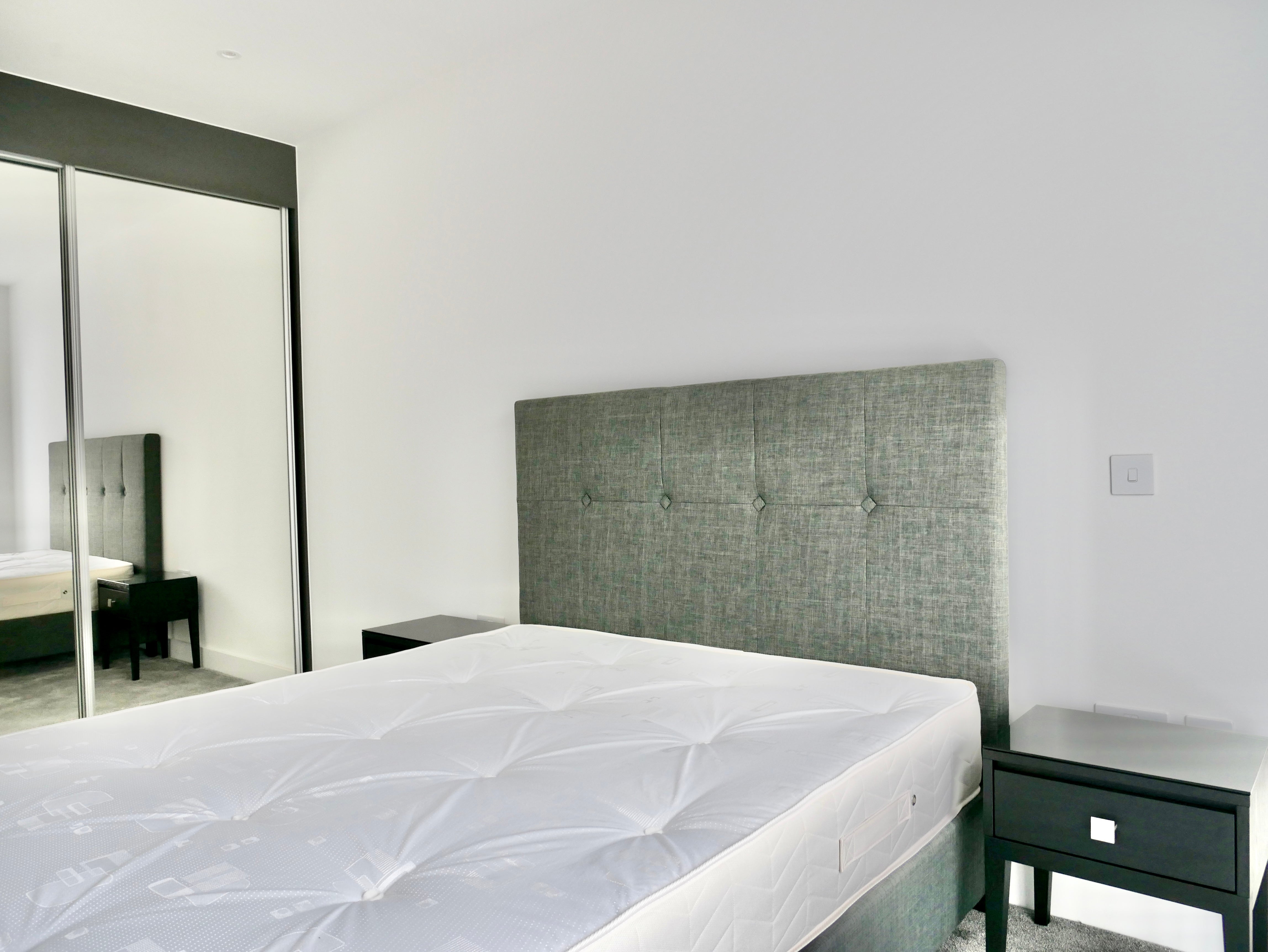 Flat Grange Road in Greater London