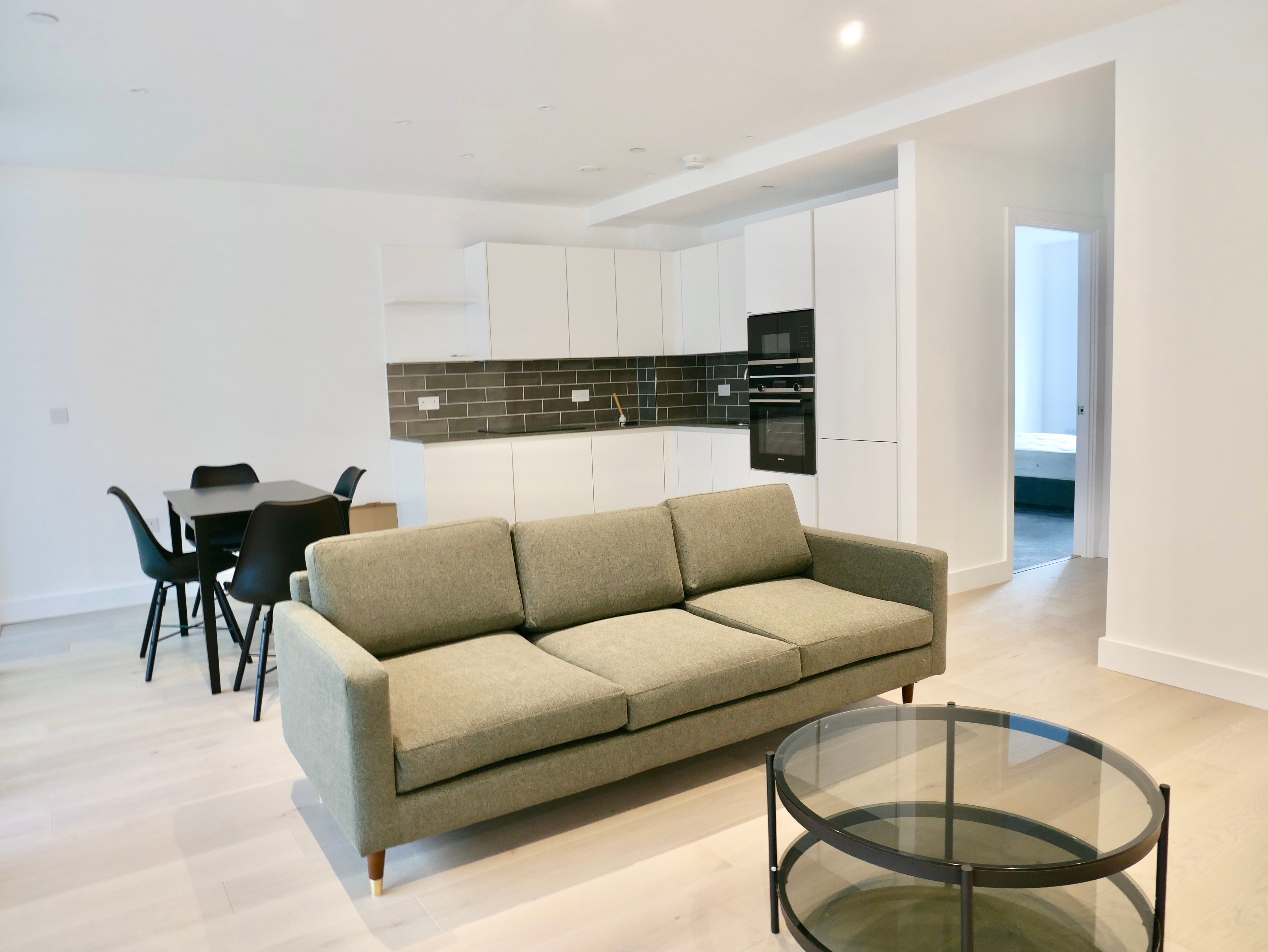 Flat Grange Road in Greater London