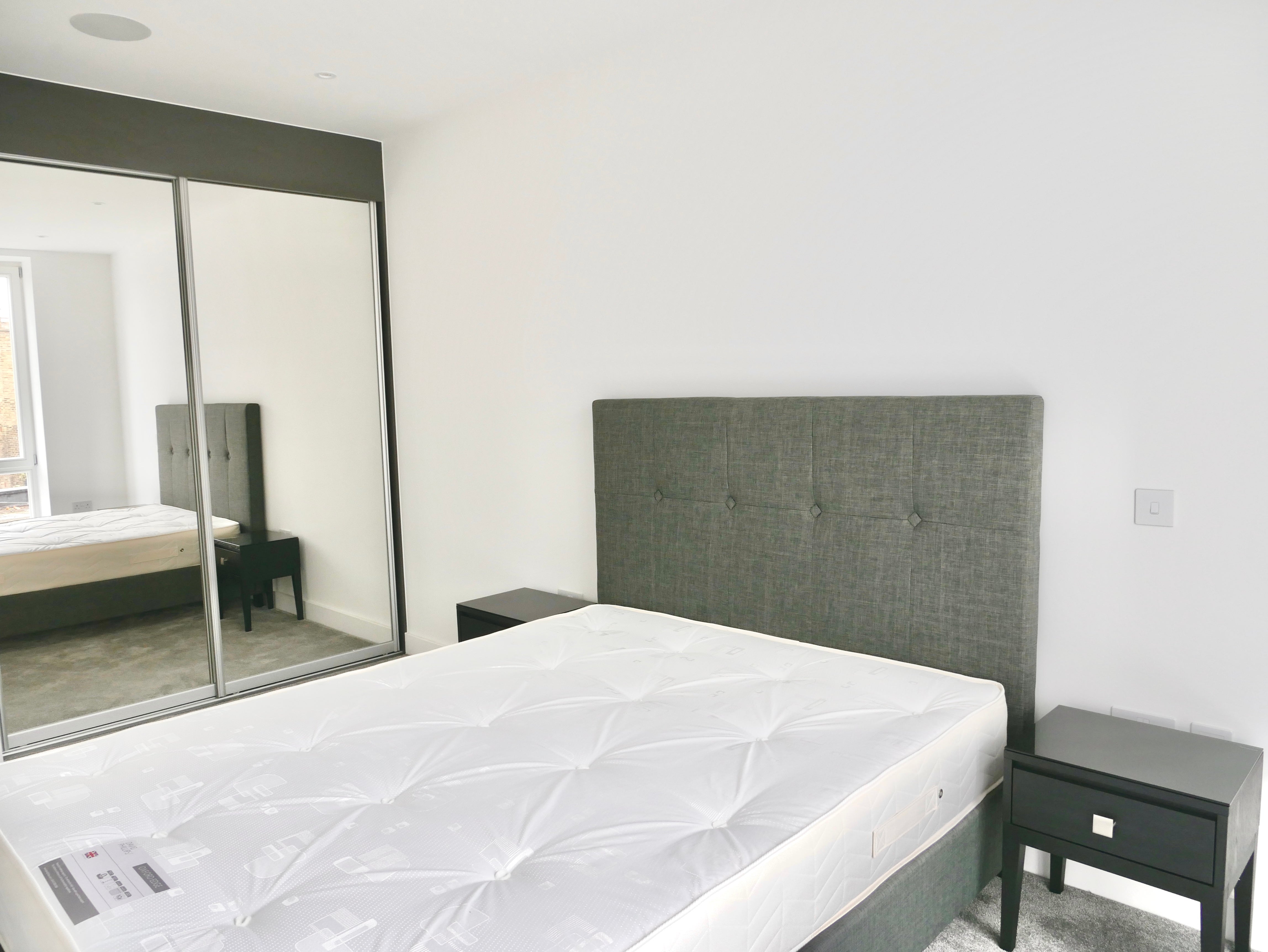 Flat Grange Road in Greater London