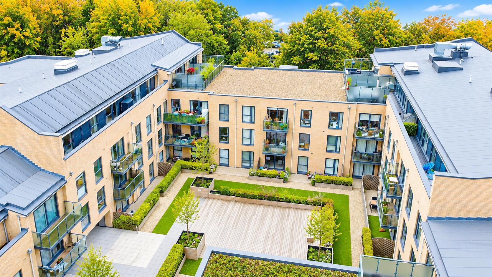 Flat Croxley Road in Dacorum