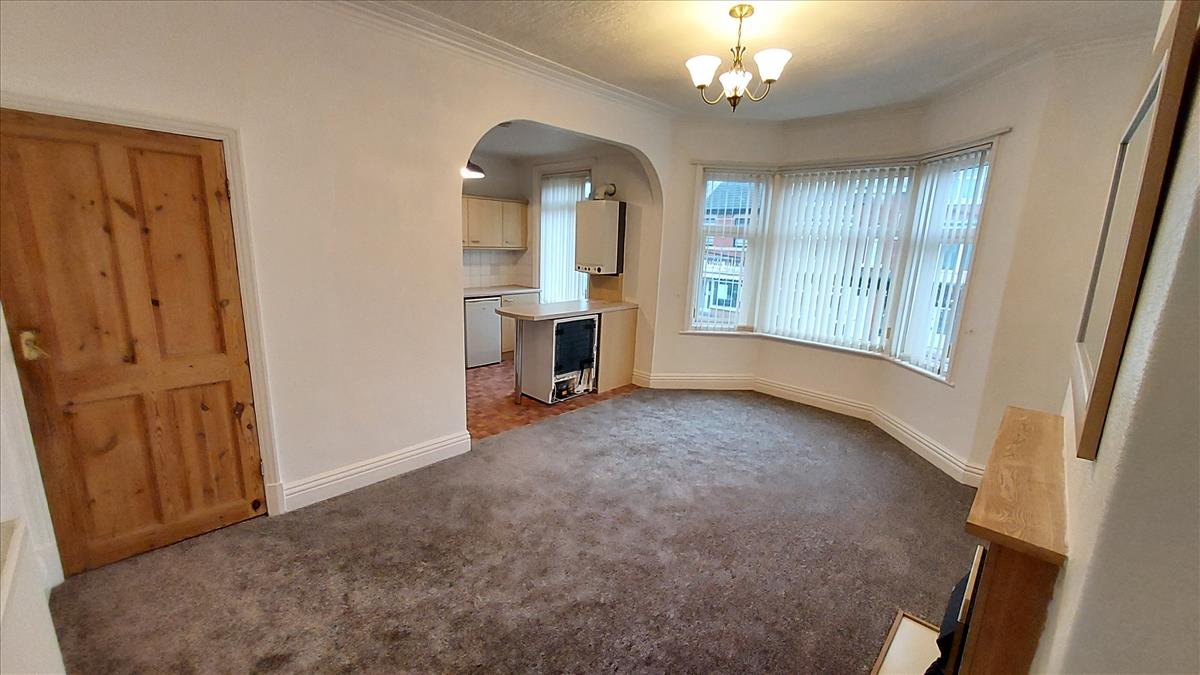 Flat Holmefield Road in Preesall