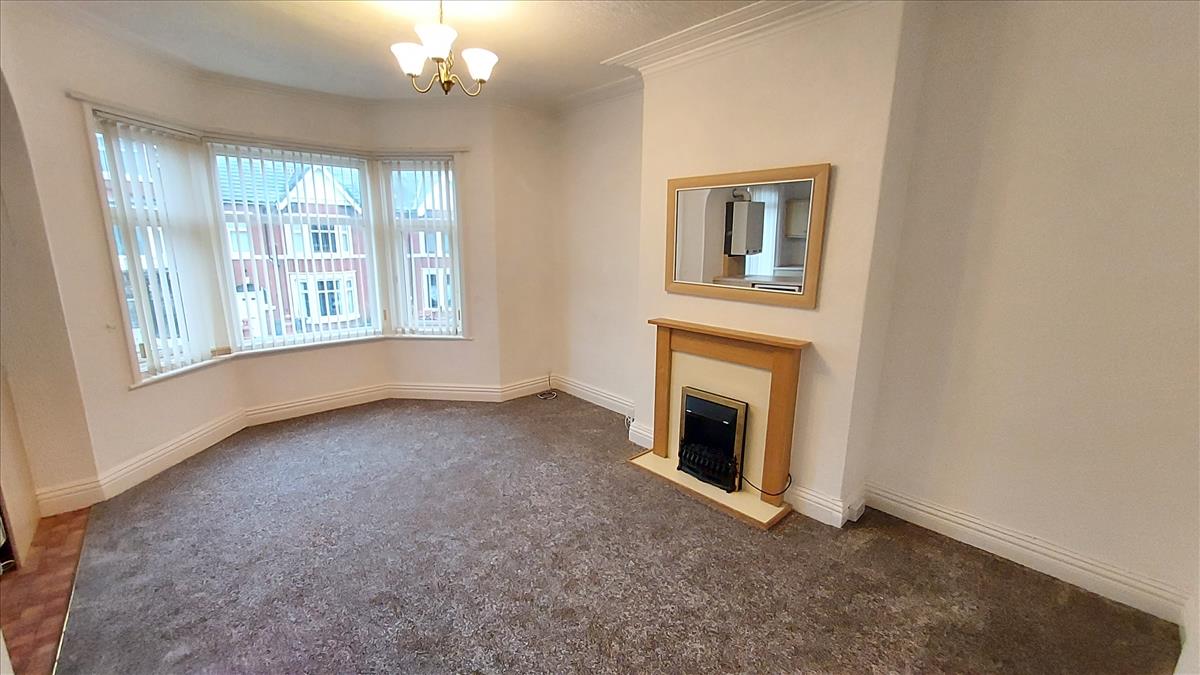 Flat Holmefield Road in Preesall