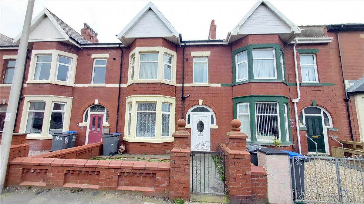 Flat Holmefield Road in Preesall