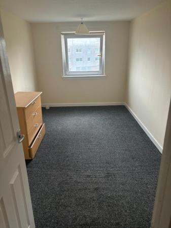 Flat Hartlaw Crescent in Glasgow