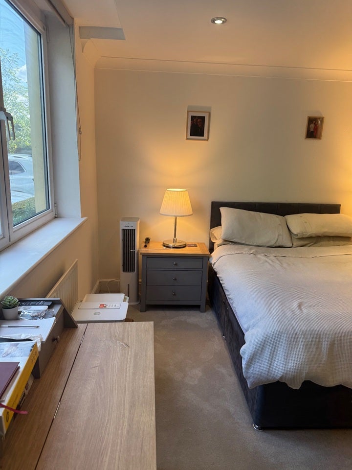 Room Creswell Drive in Greater London