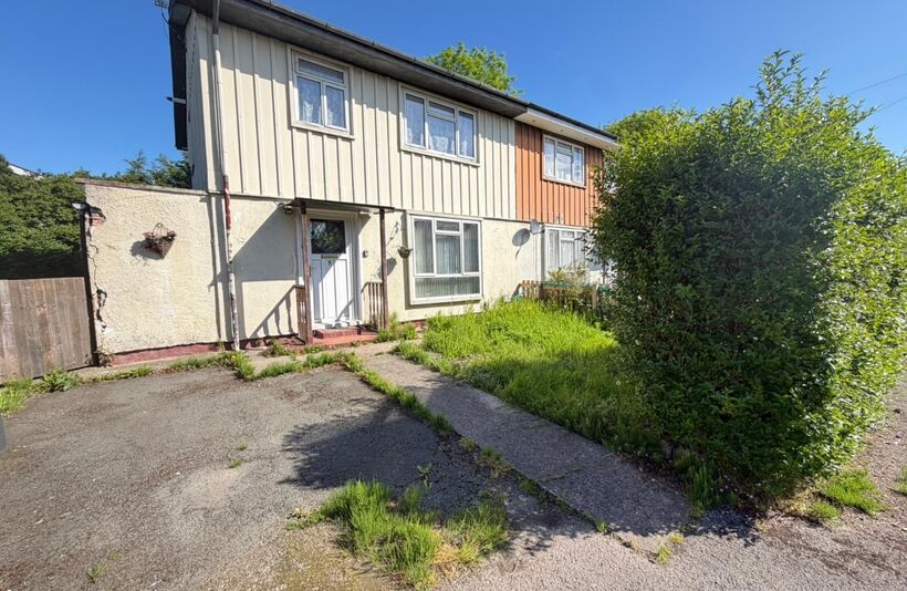 House Franklands Drive in Preston
