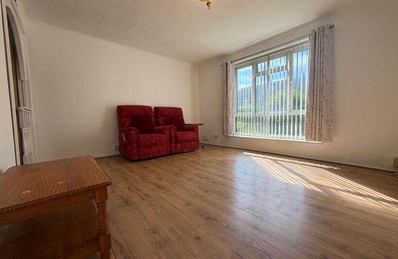 House Franklands Drive in Preston