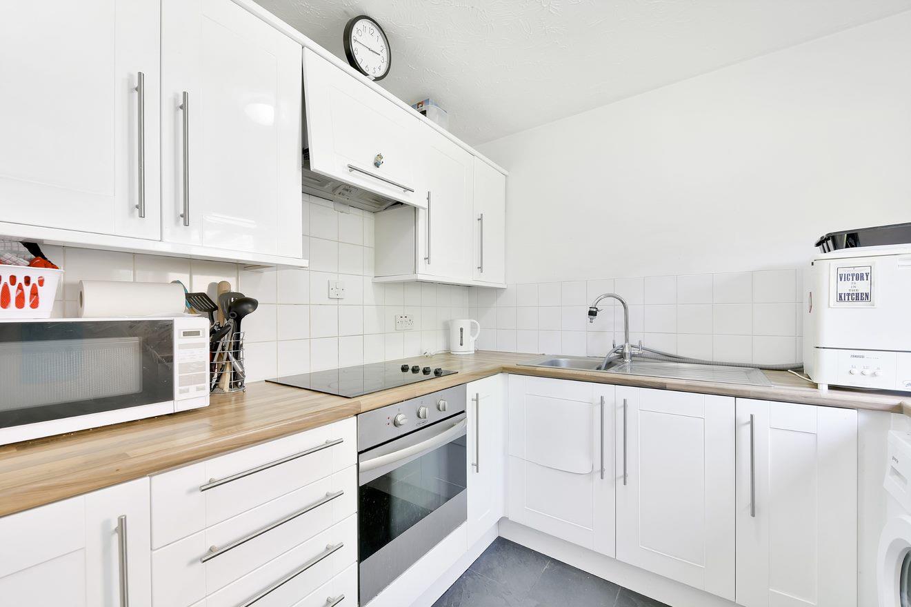 Flat Henley Drive in Greater London