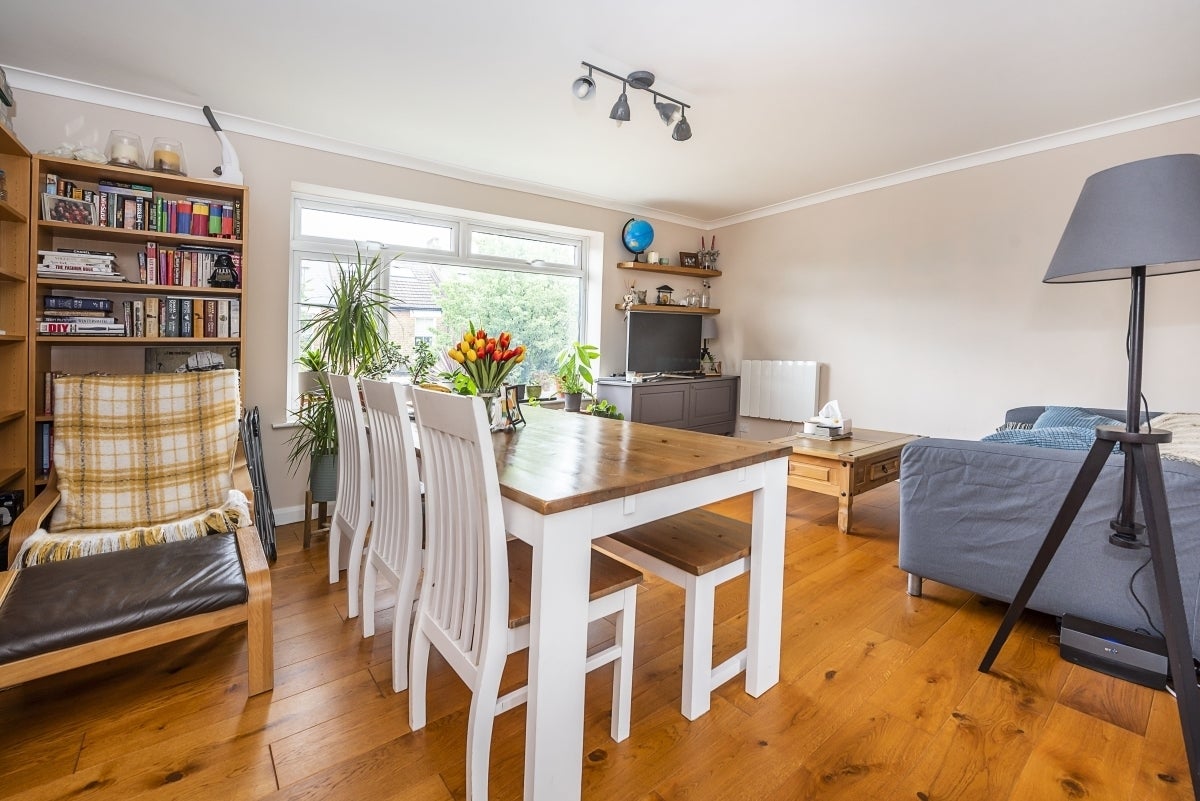 Flat Graham Road in Greater London