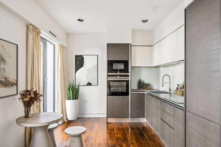 Flat Clapham Common North Side in Greater London