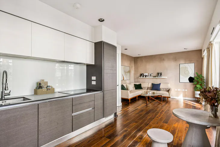 Flat Clapham Common North Side in Greater London