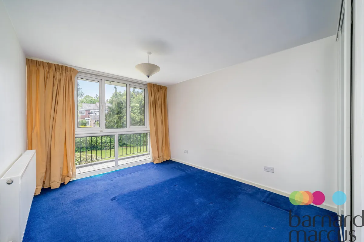 Flat Ashbourne Close in Greater London