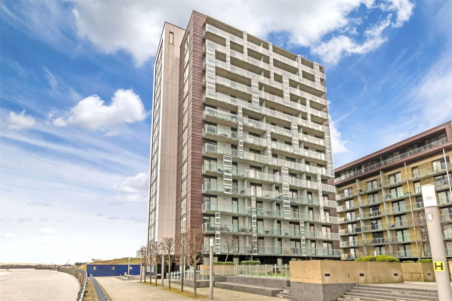 Flat Meadowside Quay Walk in Glasgow